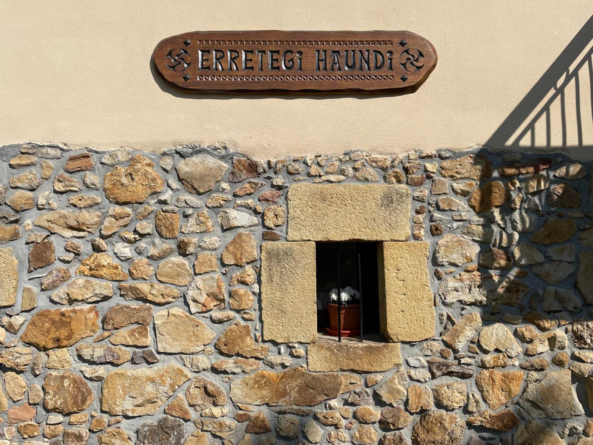 Erretegi Haundi *